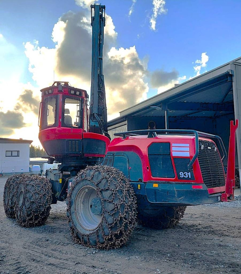 Komatsu 931 - Kombajn za šumarstvo: slika Komatsu 931 - Kombajn za šumarstvo Komatsu 931 - Kombajn za šumarstvo: slika Komatsu 931 - Kombajn za šumarstvo