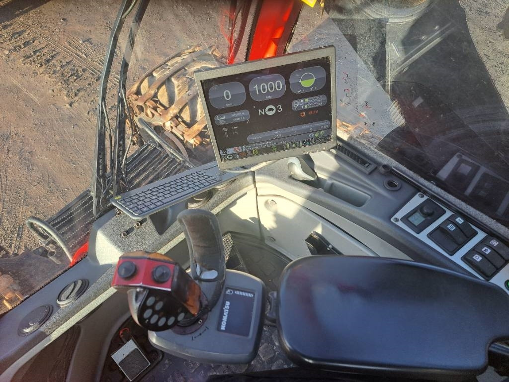Komatsu 931 - Kombajn za šumarstvo: slika Komatsu 931 - Kombajn za šumarstvo Komatsu 931 - Kombajn za šumarstvo: slika Komatsu 931 - Kombajn za šumarstvo