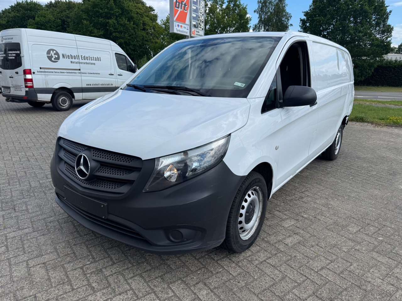 Mercedes-Benz Vito Kasten 110 CDI RWD lang - Mali kombi: slika Mercedes-Benz Vito Kasten 110 CDI RWD lang - Mali kombi Mercedes-Benz Vito Kasten 110 CDI RWD lang - Mali kombi: slika Mercedes-Benz Vito Kasten 110 CDI RWD lang - Mali kombi