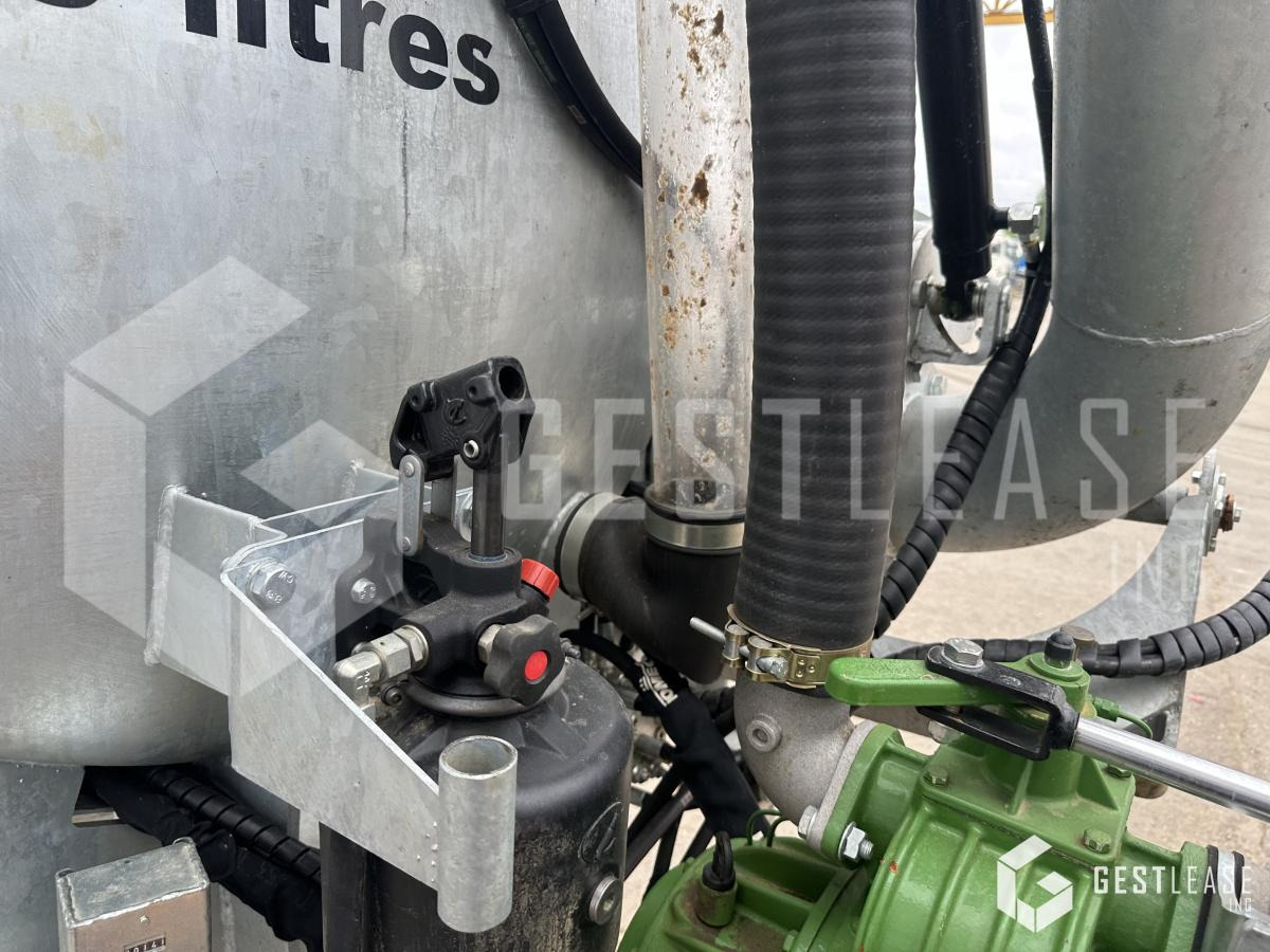 Cisterna za gnojnicu AGRIMAT CHE 4000LT: slika Cisterna za gnojnicu AGRIMAT CHE 4000LT Cisterna za gnojnicu AGRIMAT CHE 4000LT: slika Cisterna za gnojnicu AGRIMAT CHE 4000LT