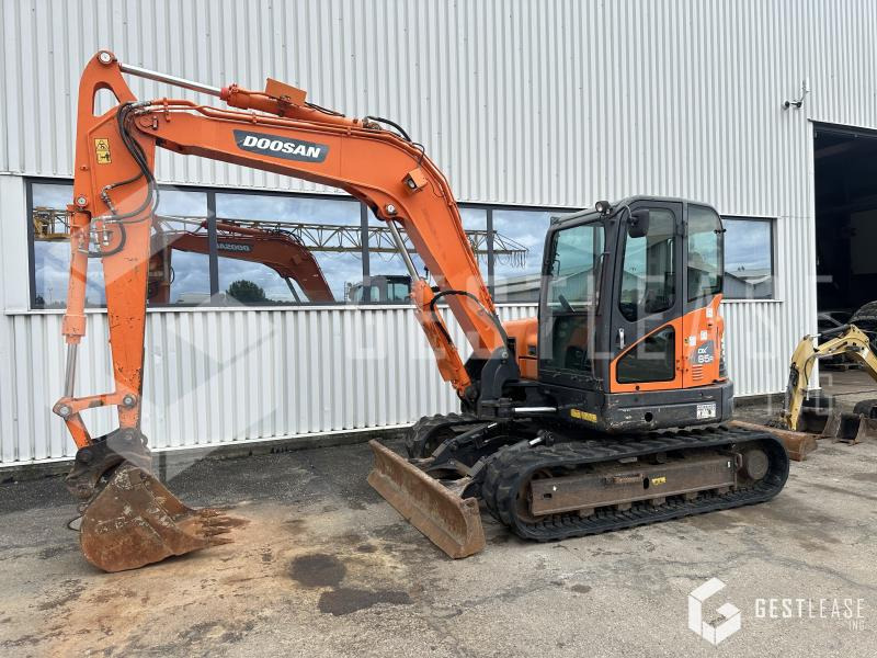 Doosan DX85R-3 - Mini bager: slika Doosan DX85R-3 - Mini bager Doosan DX85R-3 - Mini bager: slika Doosan DX85R-3 - Mini bager