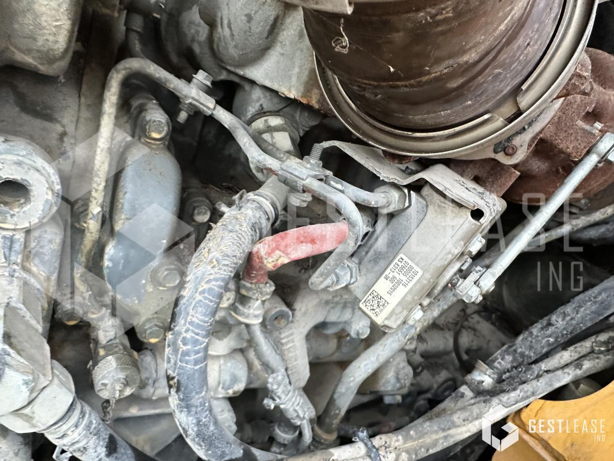 Utovarivač gusjeničar Liebherr LR636: slika Utovarivač gusjeničar Liebherr LR636