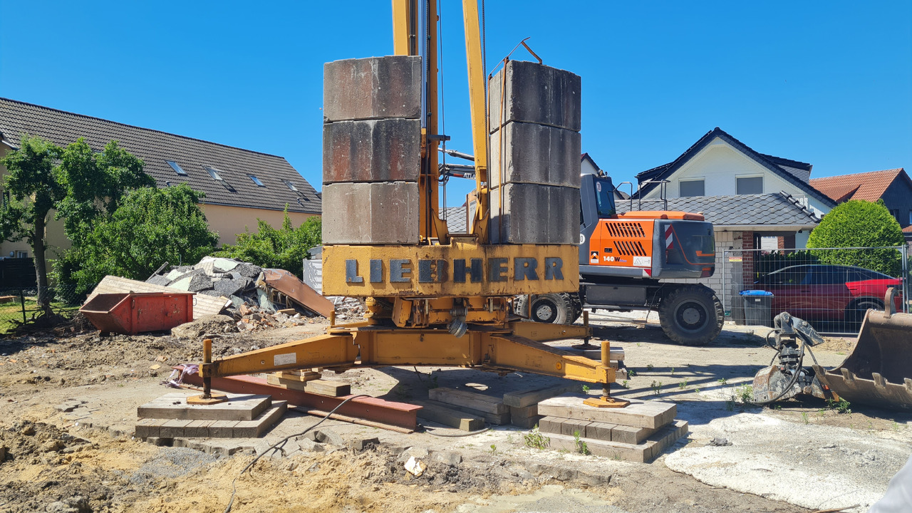 LIEBHERR 22SE - Toranjska dizalica: slika LIEBHERR 22SE - Toranjska dizalica LIEBHERR 22SE - Toranjska dizalica: slika LIEBHERR 22SE - Toranjska dizalica