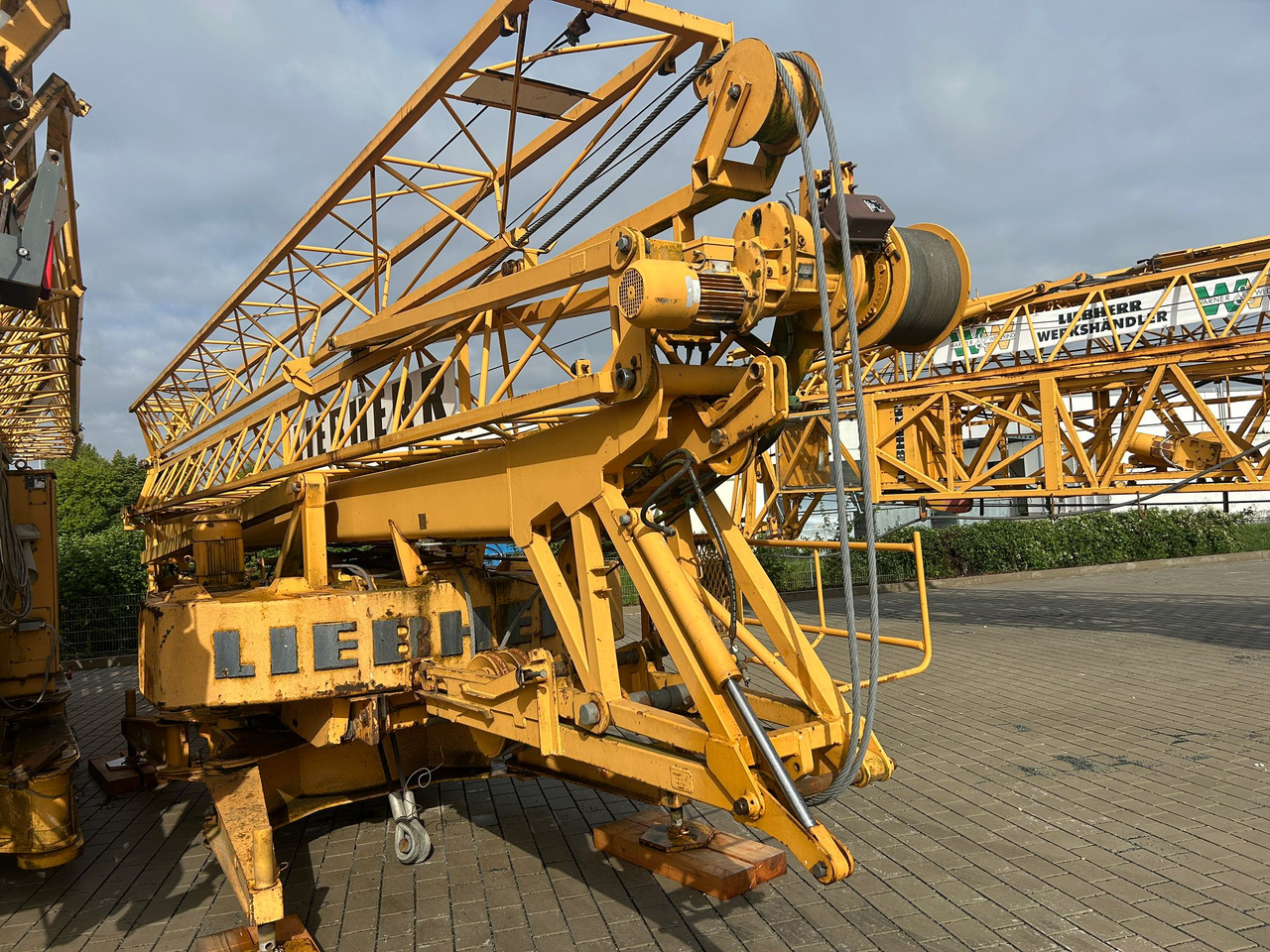 LIEBHERR 22SE - Toranjska dizalica: slika LIEBHERR 22SE - Toranjska dizalica LIEBHERR 22SE - Toranjska dizalica: slika LIEBHERR 22SE - Toranjska dizalica
