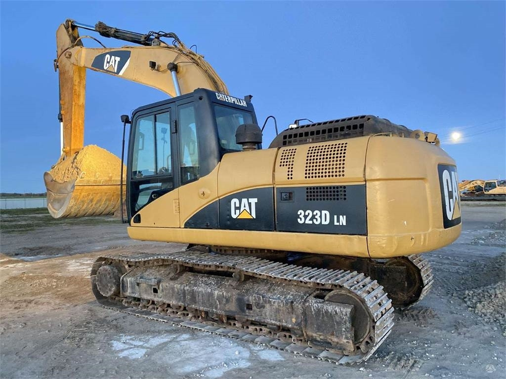 CAT 323 DLN - Bager gusjeničar: slika CAT 323 DLN - Bager gusjeničar CAT 323 DLN - Bager gusjeničar: slika CAT 323 DLN - Bager gusjeničar