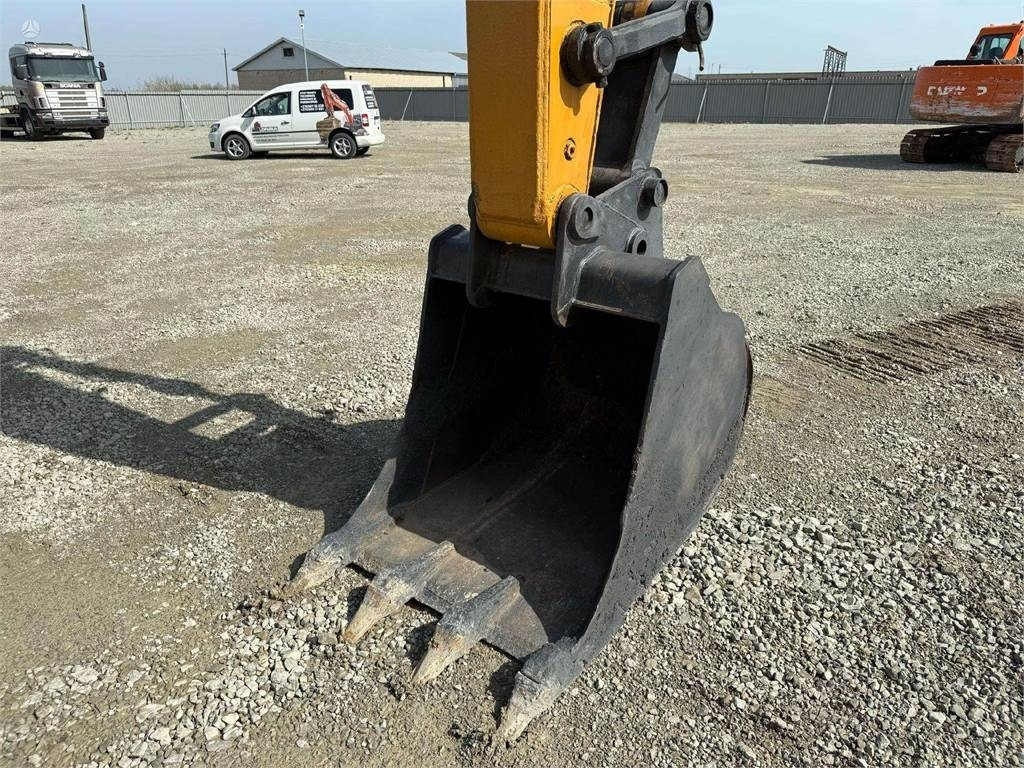 Bager gusjeničar Case Cx 210, ISUZU MANUAL PUMP: slika Bager gusjeničar Case Cx 210, ISUZU MANUAL PUMP Bager gusjeničar Case Cx 210, ISUZU MANUAL PUMP: slika Bager gusjeničar Case Cx 210, ISUZU MANUAL PUMP