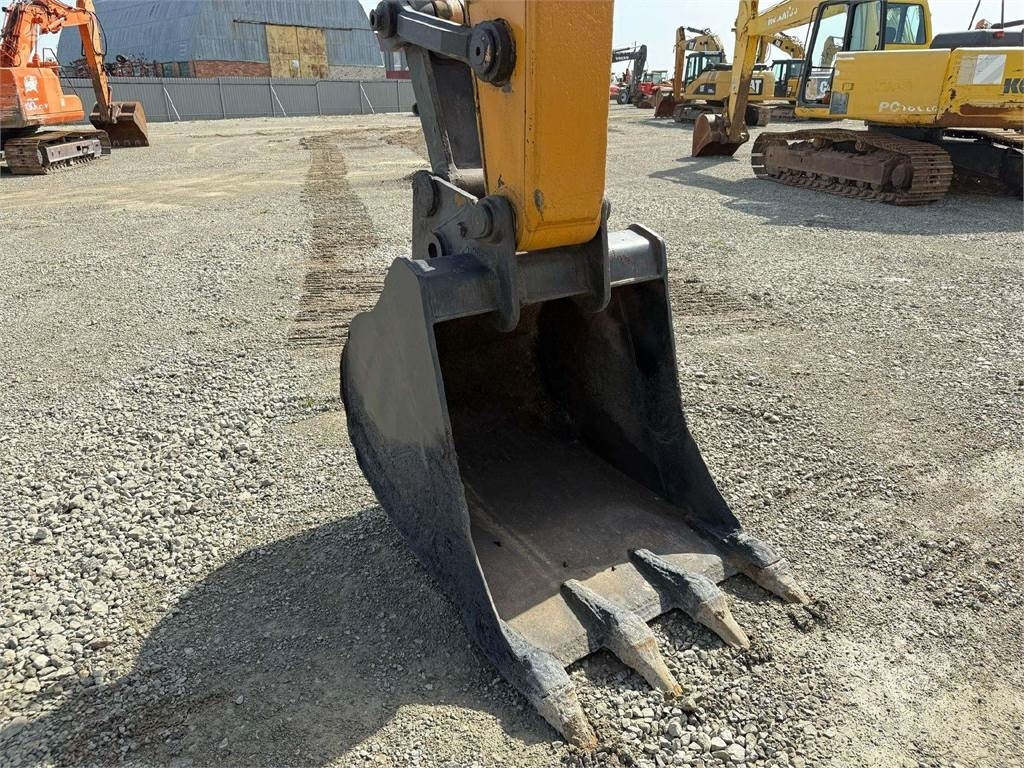 Bager gusjeničar Case Cx 210, ISUZU MANUAL PUMP: slika Bager gusjeničar Case Cx 210, ISUZU MANUAL PUMP Bager gusjeničar Case Cx 210, ISUZU MANUAL PUMP: slika Bager gusjeničar Case Cx 210, ISUZU MANUAL PUMP