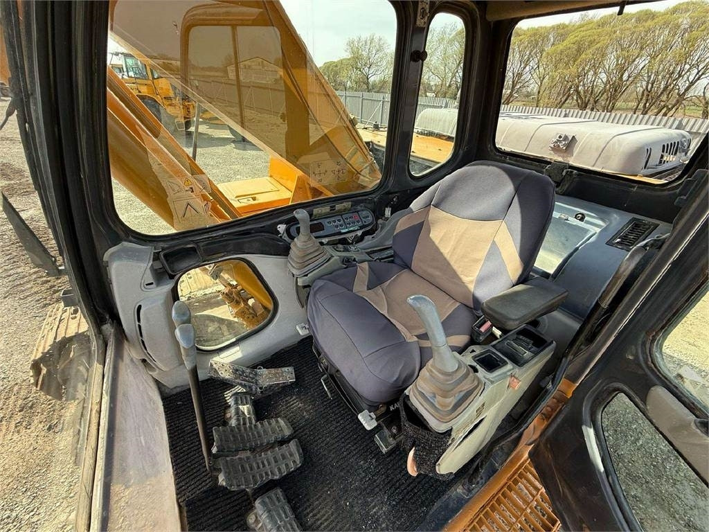 Bager gusjeničar Case Cx 210, ISUZU MANUAL PUMP: slika Bager gusjeničar Case Cx 210, ISUZU MANUAL PUMP Bager gusjeničar Case Cx 210, ISUZU MANUAL PUMP: slika Bager gusjeničar Case Cx 210, ISUZU MANUAL PUMP