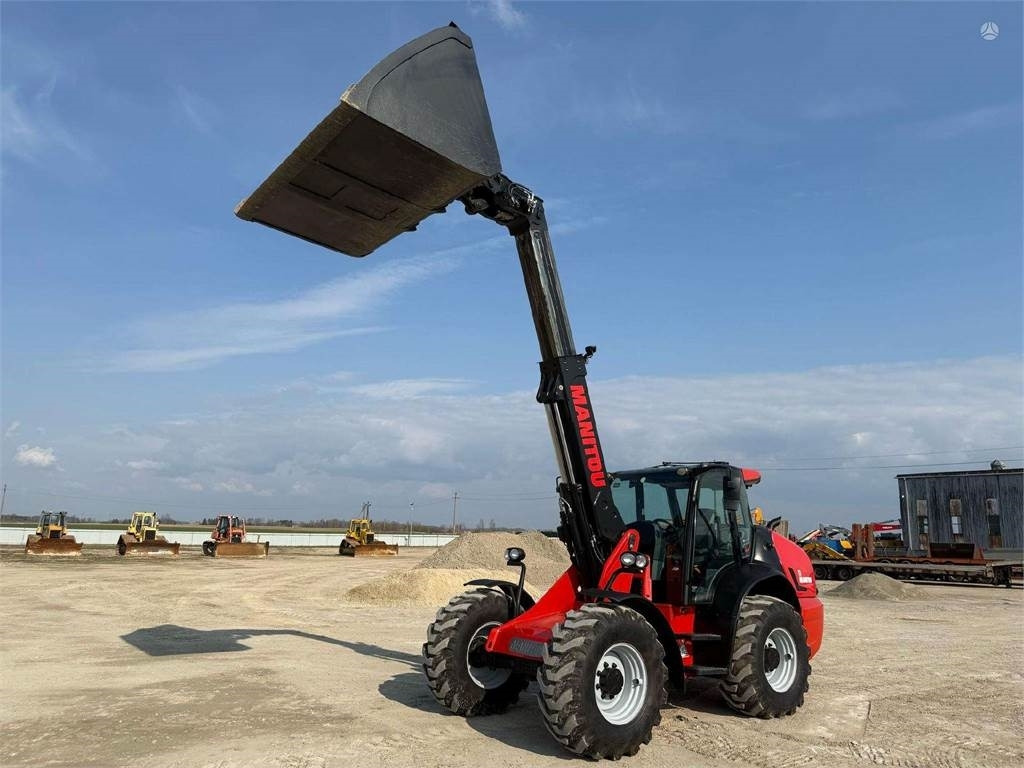 Manitou MLA-T 533-145V - Utovarivač na kotačima: slika Manitou MLA-T 533-145V - Utovarivač na kotačima Manitou MLA-T 533-145V - Utovarivač na kotačima: slika Manitou MLA-T 533-145V - Utovarivač na kotačima