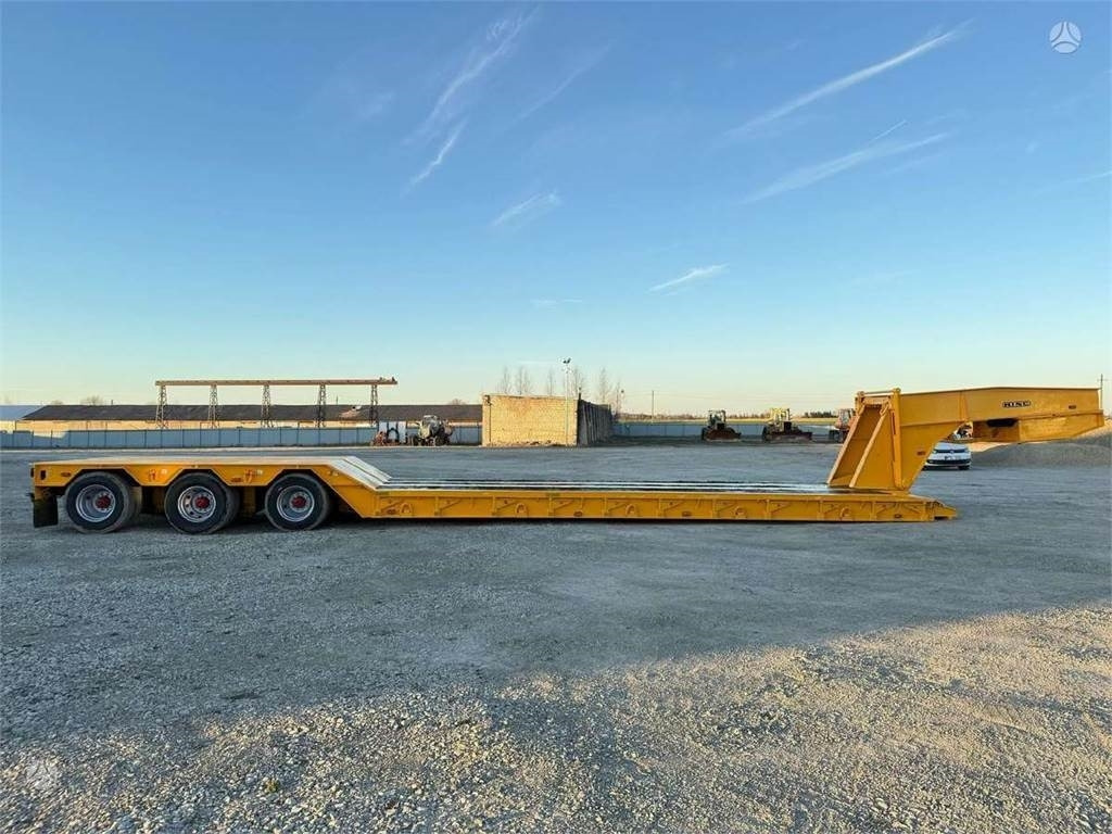 King GTL 83/34 lowbed - Poluprikolica: slika King GTL 83/34 lowbed - Poluprikolica King GTL 83/34 lowbed - Poluprikolica: slika King GTL 83/34 lowbed - Poluprikolica