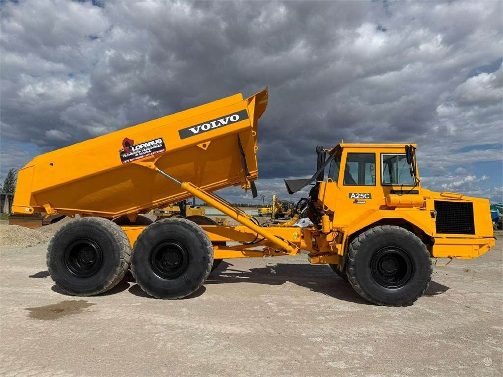 Volvo A25C - Zglobni istovarivač: slika Volvo A25C - Zglobni istovarivač Volvo A25C - Zglobni istovarivač: slika Volvo A25C - Zglobni istovarivač