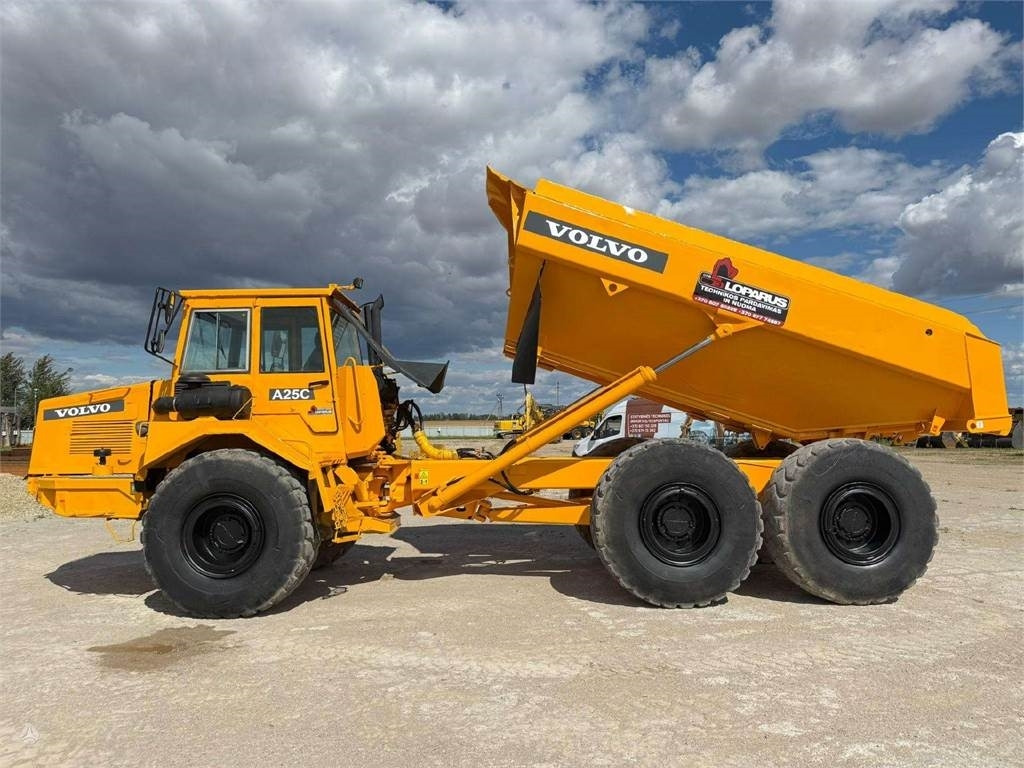 Volvo A25C - Zglobni istovarivač: slika Volvo A25C - Zglobni istovarivač Volvo A25C - Zglobni istovarivač: slika Volvo A25C - Zglobni istovarivač