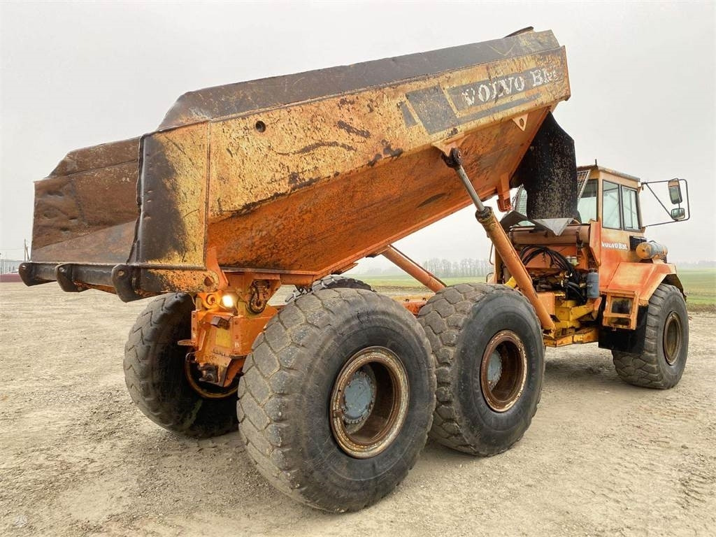 Volvo A25C , Nr.1 - Zglobni istovarivač: slika Volvo A25C , Nr.1 - Zglobni istovarivač Volvo A25C , Nr.1 - Zglobni istovarivač: slika Volvo A25C , Nr.1 - Zglobni istovarivač