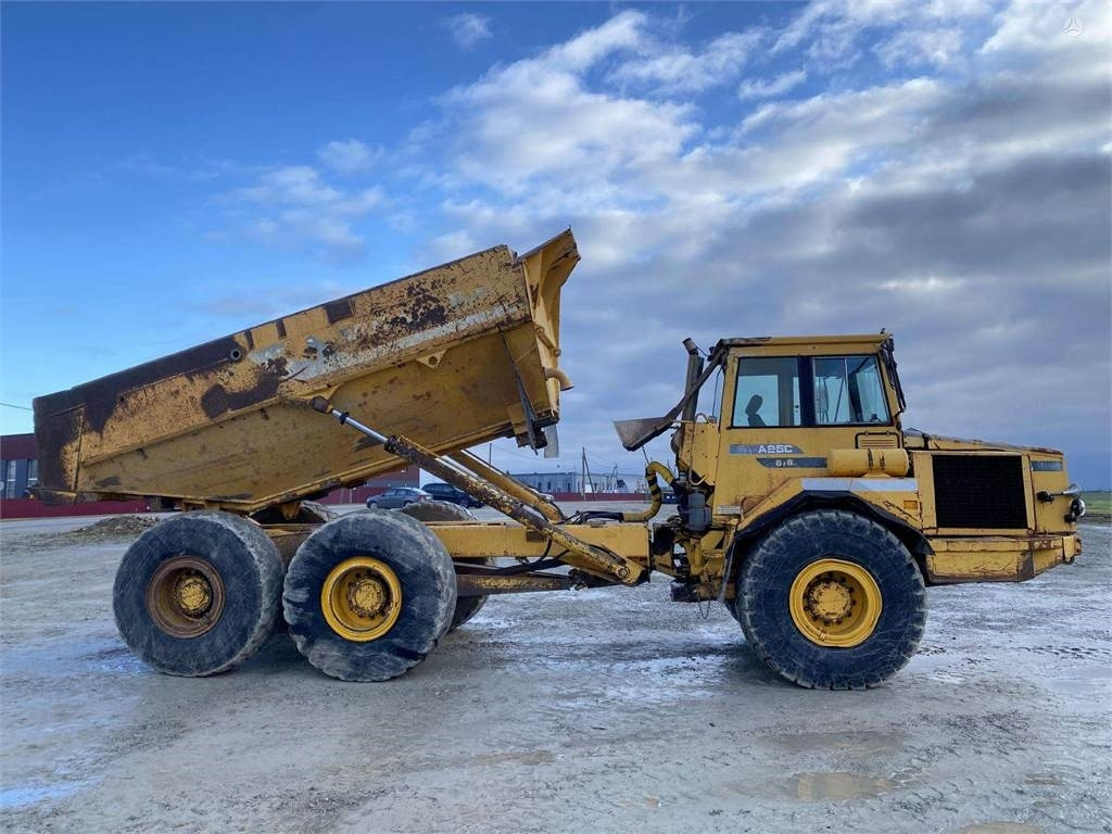 Volvo A25C , Nr.4 - Zglobni istovarivač: slika Volvo A25C , Nr.4 - Zglobni istovarivač Volvo A25C , Nr.4 - Zglobni istovarivač: slika Volvo A25C , Nr.4 - Zglobni istovarivač