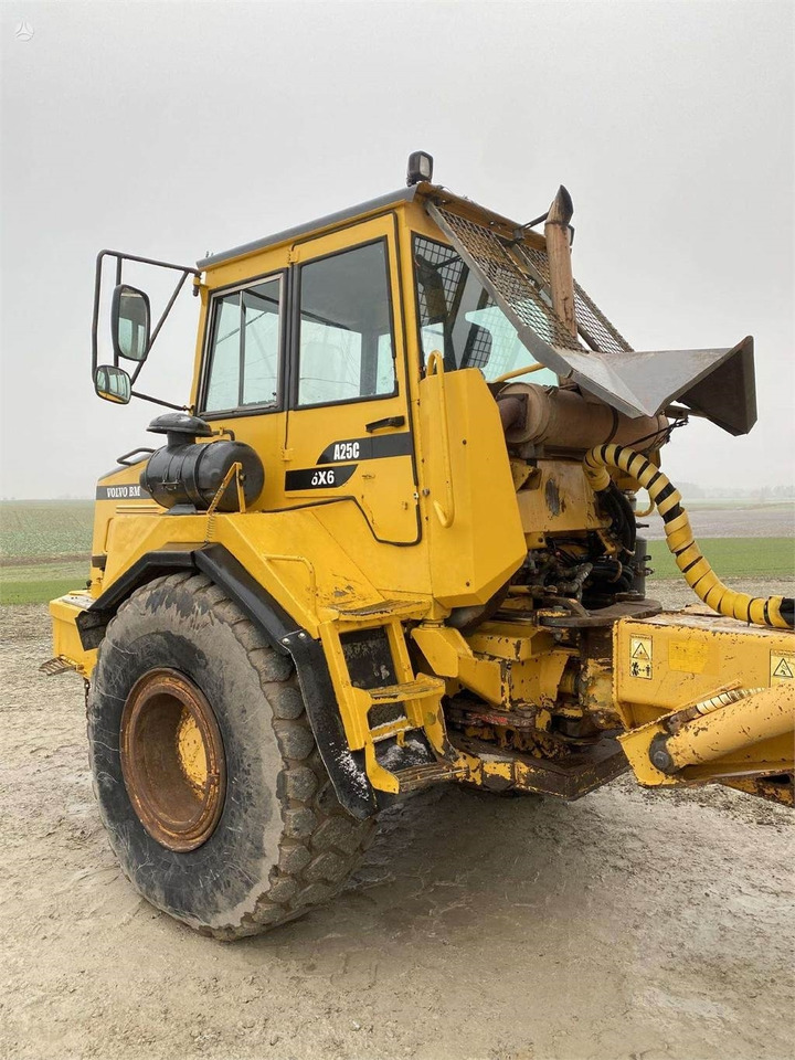 Volvo A25C , Nr.7 - Zglobni istovarivač: slika Volvo A25C , Nr.7 - Zglobni istovarivač Volvo A25C , Nr.7 - Zglobni istovarivač: slika Volvo A25C , Nr.7 - Zglobni istovarivač