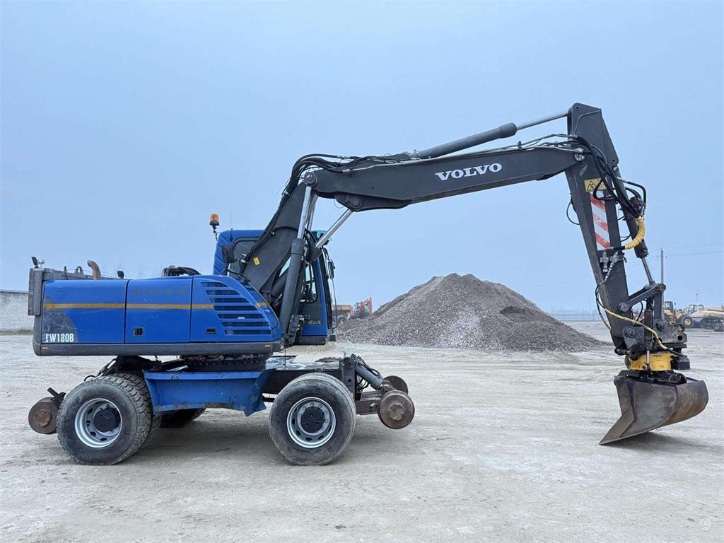 Volvo EW 180 BV ENGCON + RAILWAY - Bager na kotačima: slika Volvo EW 180 BV ENGCON + RAILWAY - Bager na kotačima Volvo EW 180 BV ENGCON + RAILWAY - Bager na kotačima: slika Volvo EW 180 BV ENGCON + RAILWAY - Bager na kotačima