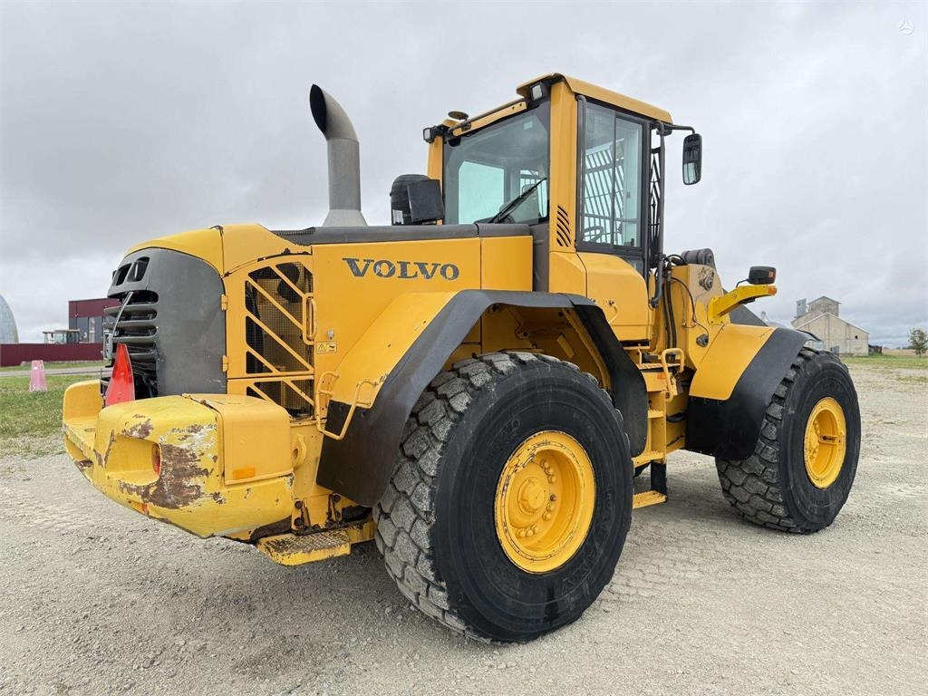 Volvo L 120 F , 4rd line , coupler - Utovarivač na kotačima: slika Volvo L 120 F , 4rd line , coupler - Utovarivač na kotačima Volvo L 120 F , 4rd line , coupler - Utovarivač na kotačima: slika Volvo L 120 F , 4rd line , coupler - Utovarivač na kotačima