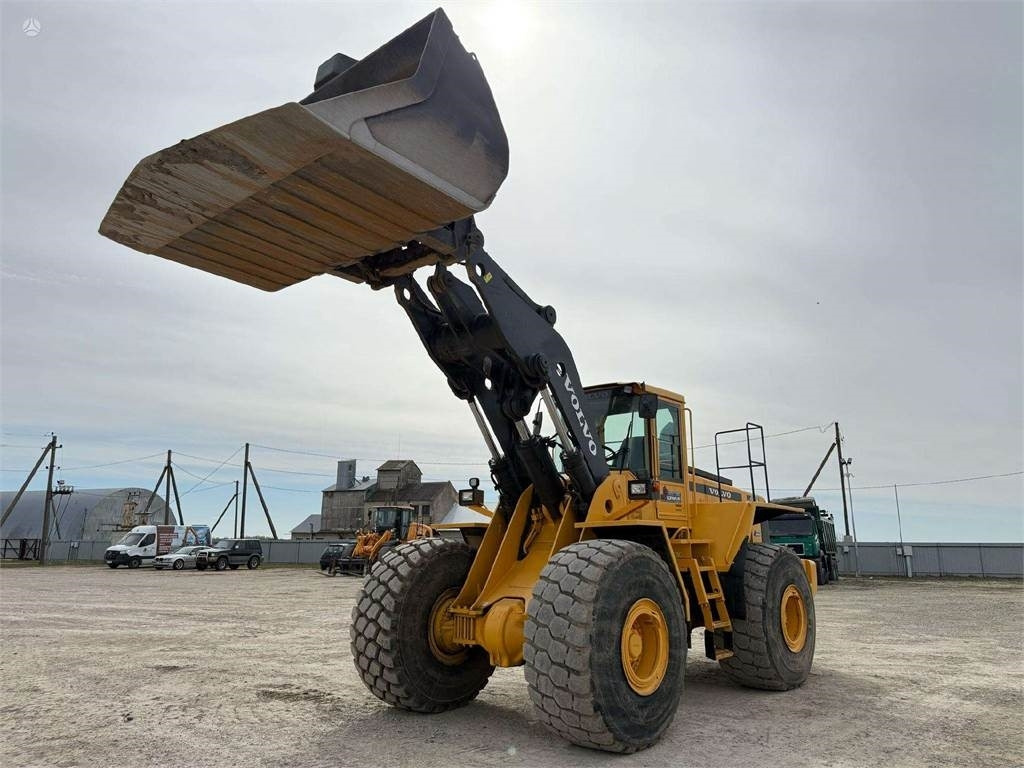 Volvo L 220 D, Quick hitch, Third l - Utovarivač na kotačima: slika Volvo L 220 D, Quick hitch, Third l - Utovarivač na kotačima Volvo L 220 D, Quick hitch, Third l - Utovarivač na kotačima: slika Volvo L 220 D, Quick hitch, Third l - Utovarivač na kotačima