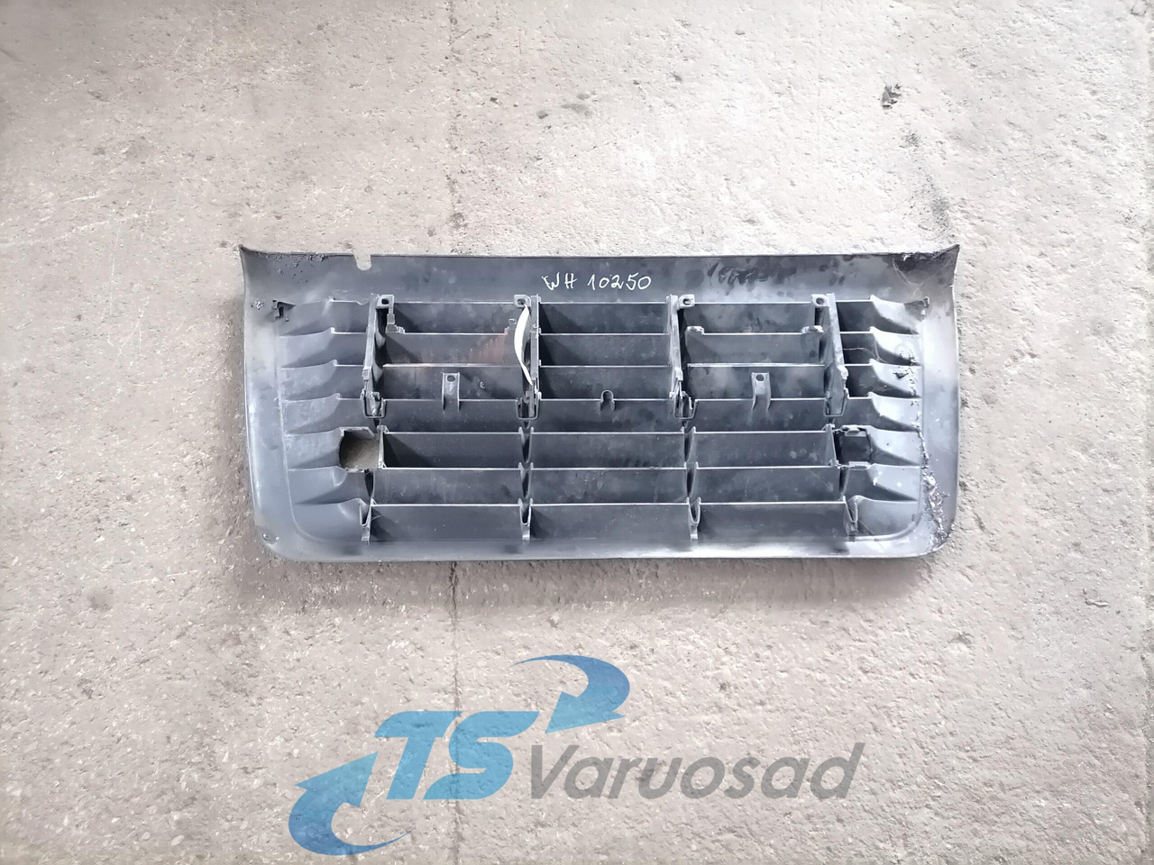 DAF Grille panel 10412789 - Rešetka za Kamion: slika DAF Grille panel 10412789 - Rešetka za Kamion DAF Grille panel 10412789 - Rešetka za Kamion: slika DAF Grille panel 10412789 - Rešetka za Kamion