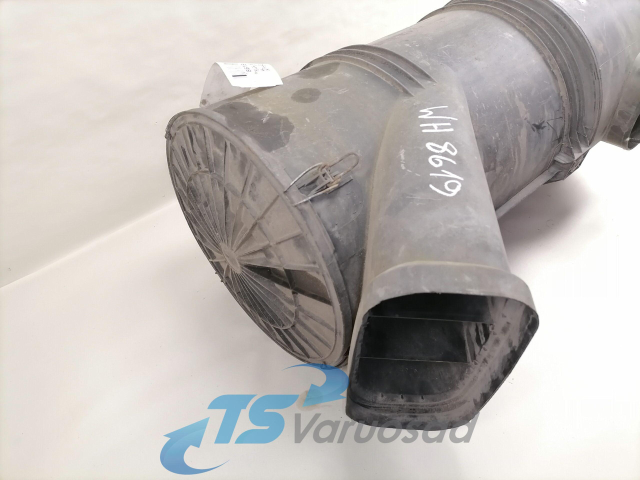 MAN Air filter housing 81084006032 - Sustav usisa za Kamion: slika MAN Air filter housing 81084006032 - Sustav usisa za Kamion MAN Air filter housing 81084006032 - Sustav usisa za Kamion: slika MAN Air filter housing 81084006032 - Sustav usisa za Kamion