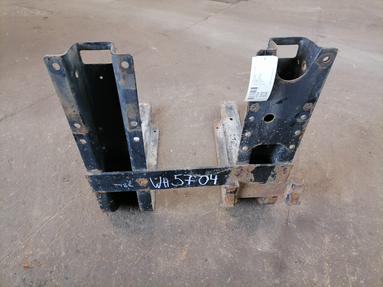 MAN Fuel tank bracket 81418015492 - Spremnik goriva za Kamion: slika MAN Fuel tank bracket 81418015492 - Spremnik goriva za Kamion MAN Fuel tank bracket 81418015492 - Spremnik goriva za Kamion: slika MAN Fuel tank bracket 81418015492 - Spremnik goriva za Kamion