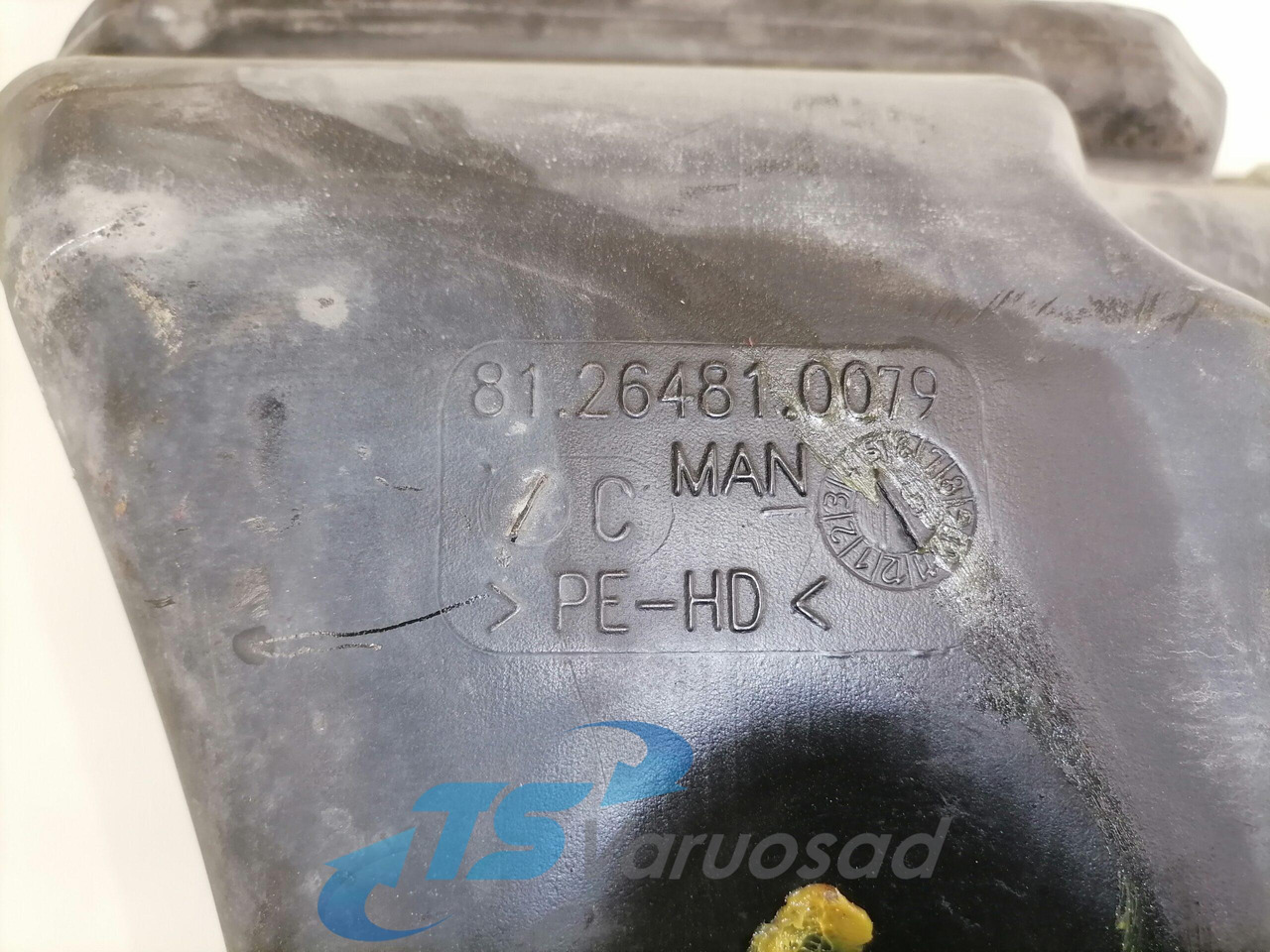 MAN Windscreen washer fluid tank 81264810079 - Brisač za Kamion: slika MAN Windscreen washer fluid tank 81264810079 - Brisač za Kamion MAN Windscreen washer fluid tank 81264810079 - Brisač za Kamion: slika MAN Windscreen washer fluid tank 81264810079 - Brisač za Kamion