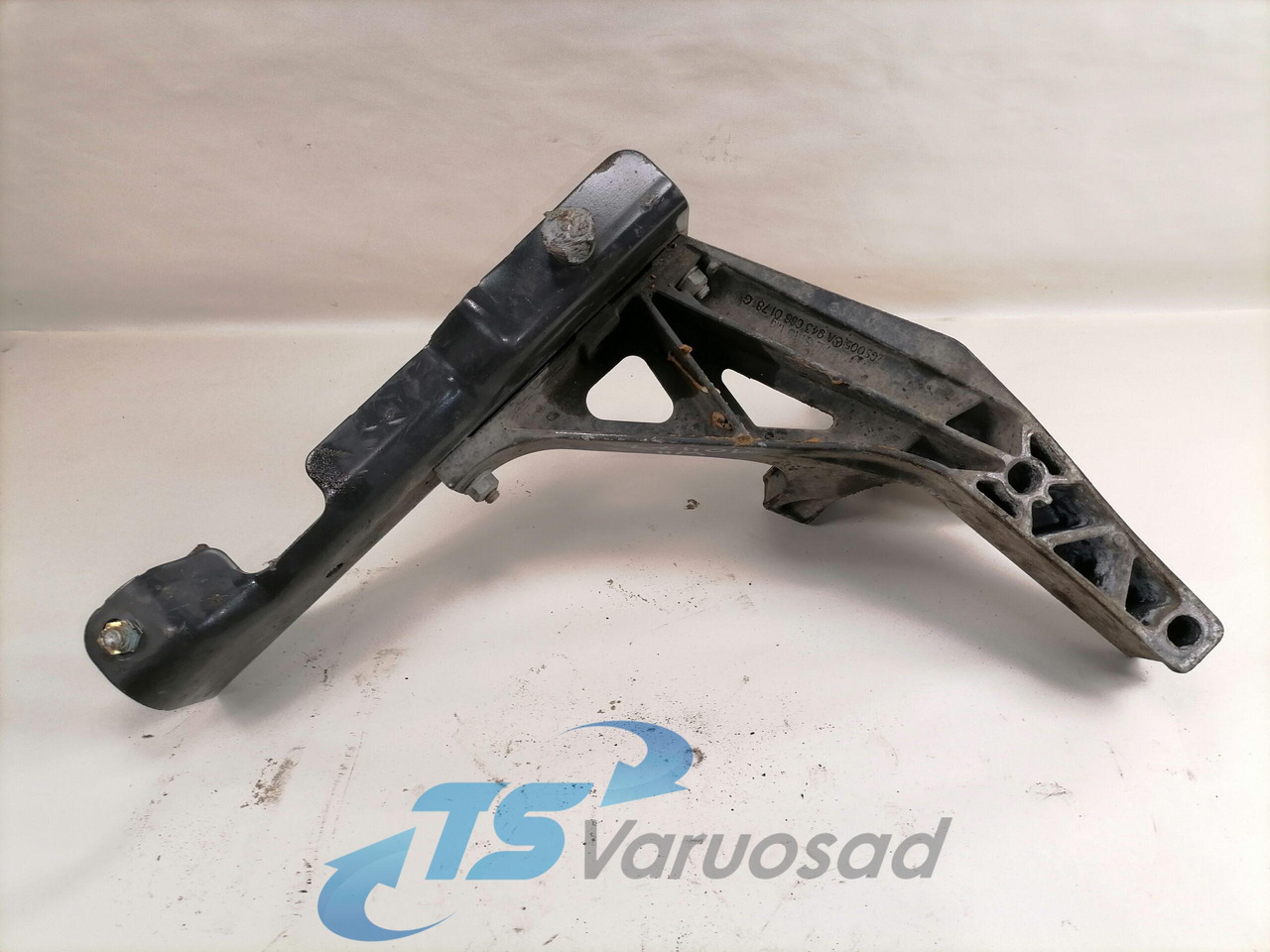 Mercedes-Benz Bummmmper bracket A9436660178 - Branik za Kamion: slika Mercedes-Benz Bummmmper bracket A9436660178 - Branik za Kamion Mercedes-Benz Bummmmper bracket A9436660178 - Branik za Kamion: slika Mercedes-Benz Bummmmper bracket A9436660178 - Branik za Kamion