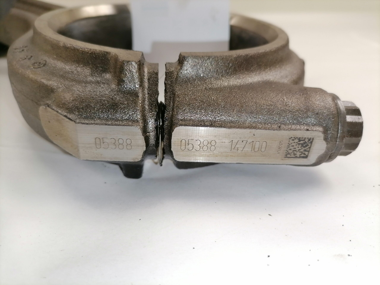 Mercedes-Benz Connecting rod + piston A4710371601 - Klip/ Prsten/ Čahura za Kamion: slika  Mercedes-Benz Connecting rod + piston A4710371601 - Klip/ Prsten/ Čahura za Kamion Mercedes-Benz Connecting rod + piston A4710371601 - Klip/ Prsten/ Čahura za Kamion: slika  Mercedes-Benz Connecting rod + piston A4710371601 - Klip/ Prsten/ Čahura za Kamion