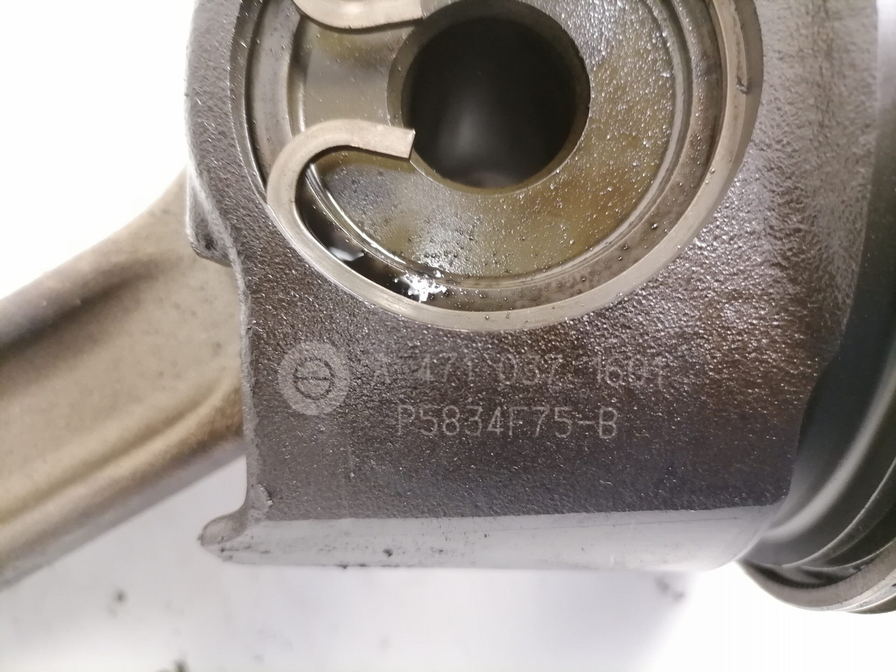 Mercedes-Benz Connecting rod + piston A4710371601 - Klip/ Prsten/ Čahura za Kamion: slika  Mercedes-Benz Connecting rod + piston A4710371601 - Klip/ Prsten/ Čahura za Kamion Mercedes-Benz Connecting rod + piston A4710371601 - Klip/ Prsten/ Čahura za Kamion: slika  Mercedes-Benz Connecting rod + piston A4710371601 - Klip/ Prsten/ Čahura za Kamion