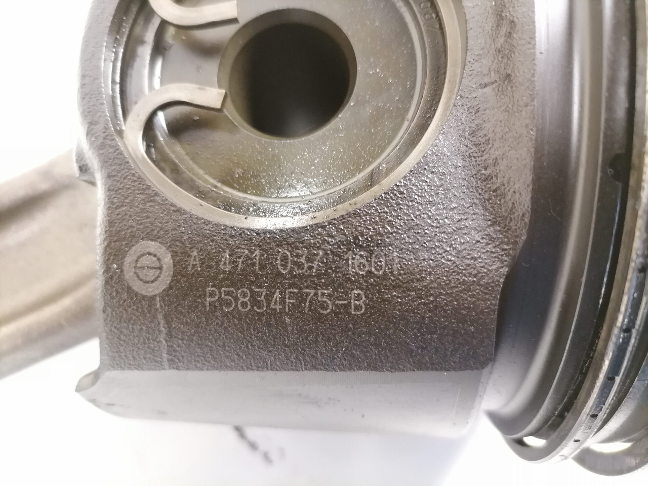 Mercedes-Benz Connecting rod + piston A4710371601 - Klip/ Prsten/ Čahura za Kamion: slika  Mercedes-Benz Connecting rod + piston A4710371601 - Klip/ Prsten/ Čahura za Kamion Mercedes-Benz Connecting rod + piston A4710371601 - Klip/ Prsten/ Čahura za Kamion: slika  Mercedes-Benz Connecting rod + piston A4710371601 - Klip/ Prsten/ Čahura za Kamion