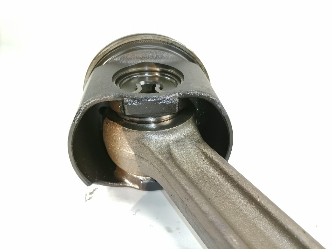 Mercedes-Benz Connecting rod + piston A4710371601 - Klip/ Prsten/ Čahura za Kamion: slika  Mercedes-Benz Connecting rod + piston A4710371601 - Klip/ Prsten/ Čahura za Kamion Mercedes-Benz Connecting rod + piston A4710371601 - Klip/ Prsten/ Čahura za Kamion: slika  Mercedes-Benz Connecting rod + piston A4710371601 - Klip/ Prsten/ Čahura za Kamion
