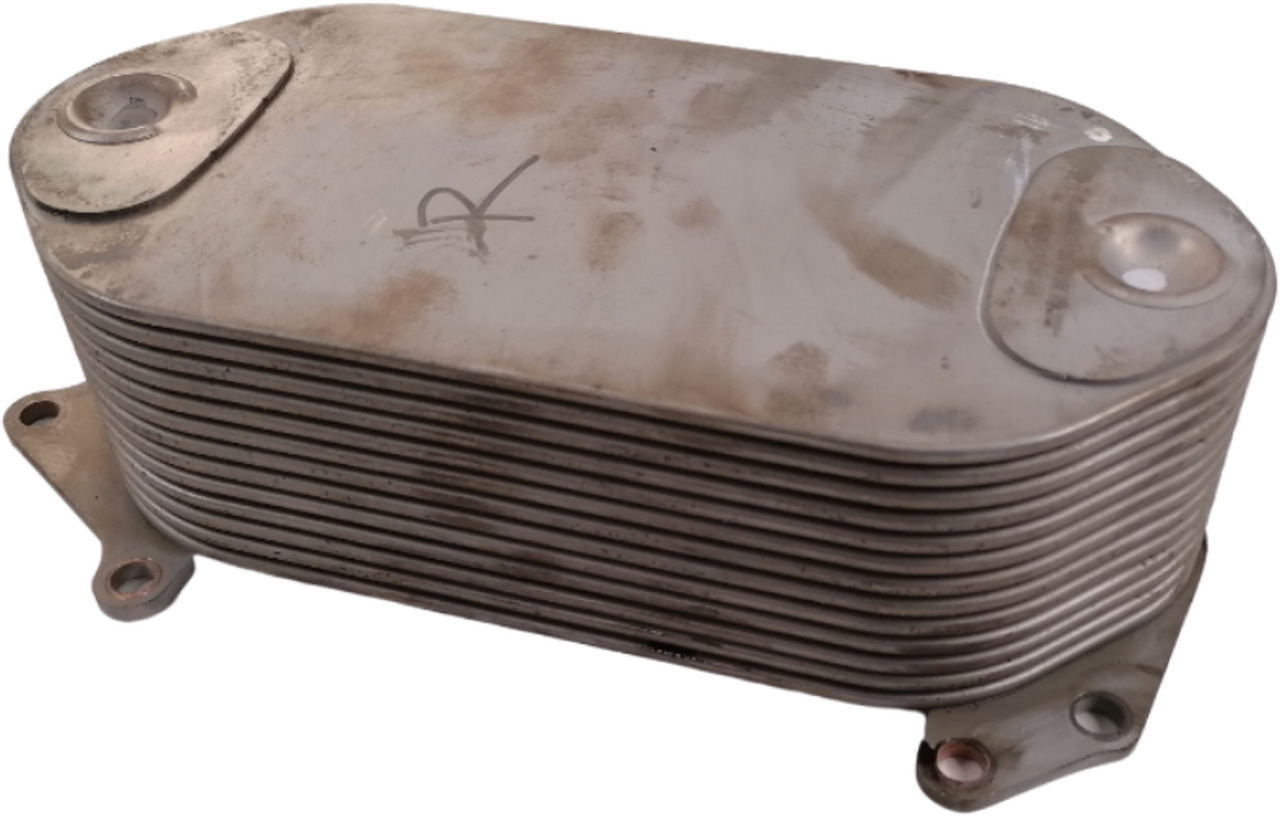 Mercedes-Benz Engine oil cooler A4711800265 - Motor i dijelovi za Kamion: slika  Mercedes-Benz Engine oil cooler A4711800265 - Motor i dijelovi za Kamion Mercedes-Benz Engine oil cooler A4711800265 - Motor i dijelovi za Kamion: slika  Mercedes-Benz Engine oil cooler A4711800265 - Motor i dijelovi za Kamion