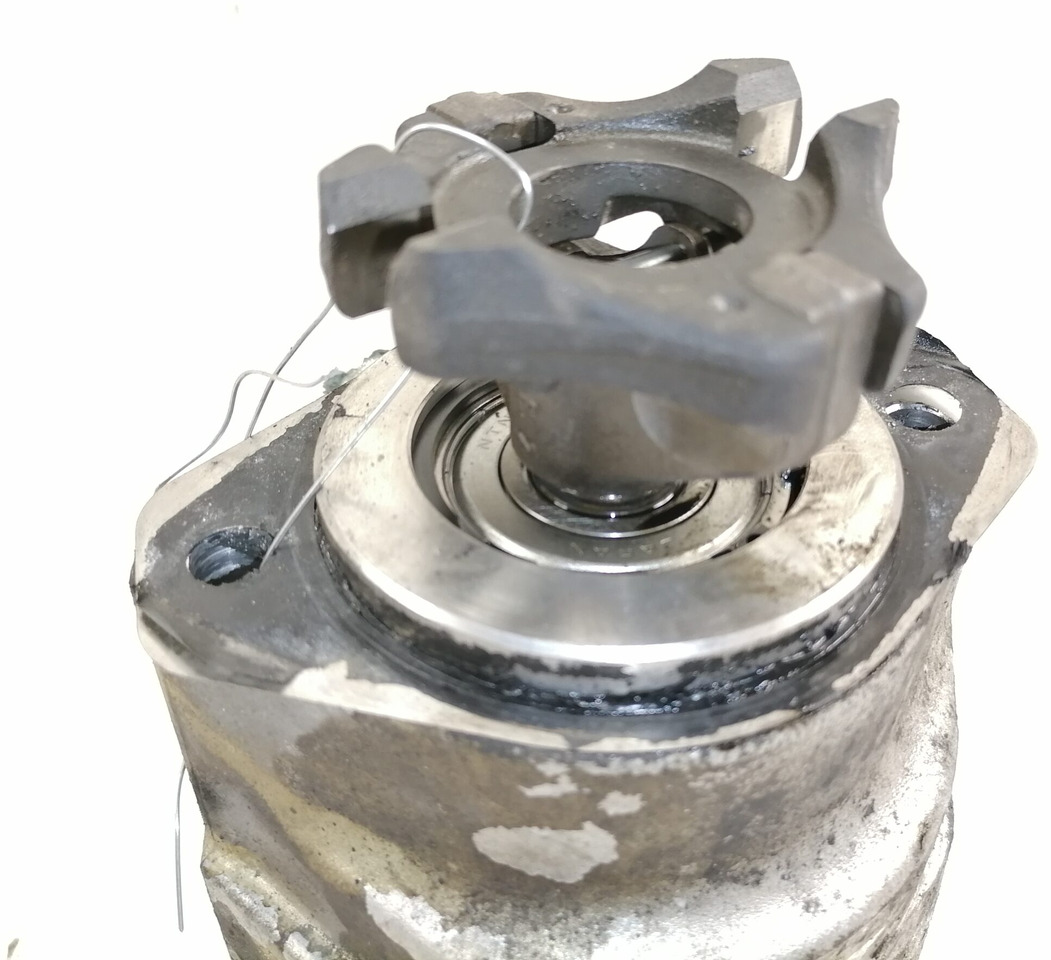 Mercedes-Benz Steering hydraulic pump A9604600280 - Servo pumpa upravljačkog mehanizma za Kamion: slika Mercedes-Benz Steering hydraulic pump A9604600280 - Servo pumpa upravljačkog mehanizma za Kamion Mercedes-Benz Steering hydraulic pump A9604600280 - Servo pumpa upravljačkog mehanizma za Kamion: slika Mercedes-Benz Steering hydraulic pump A9604600280 - Servo pumpa upravljačkog mehanizma za Kamion