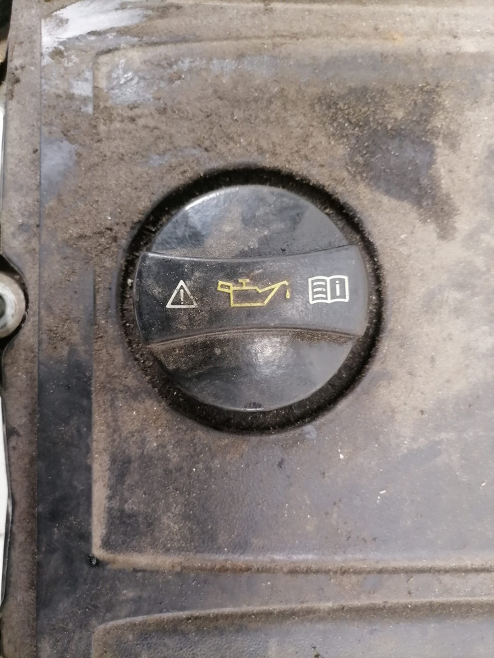 Mercedes-Benz Valve cover A4710101730 - Glava cilindra za Kamion: slika Mercedes-Benz Valve cover A4710101730 - Glava cilindra za Kamion Mercedes-Benz Valve cover A4710101730 - Glava cilindra za Kamion: slika Mercedes-Benz Valve cover A4710101730 - Glava cilindra za Kamion