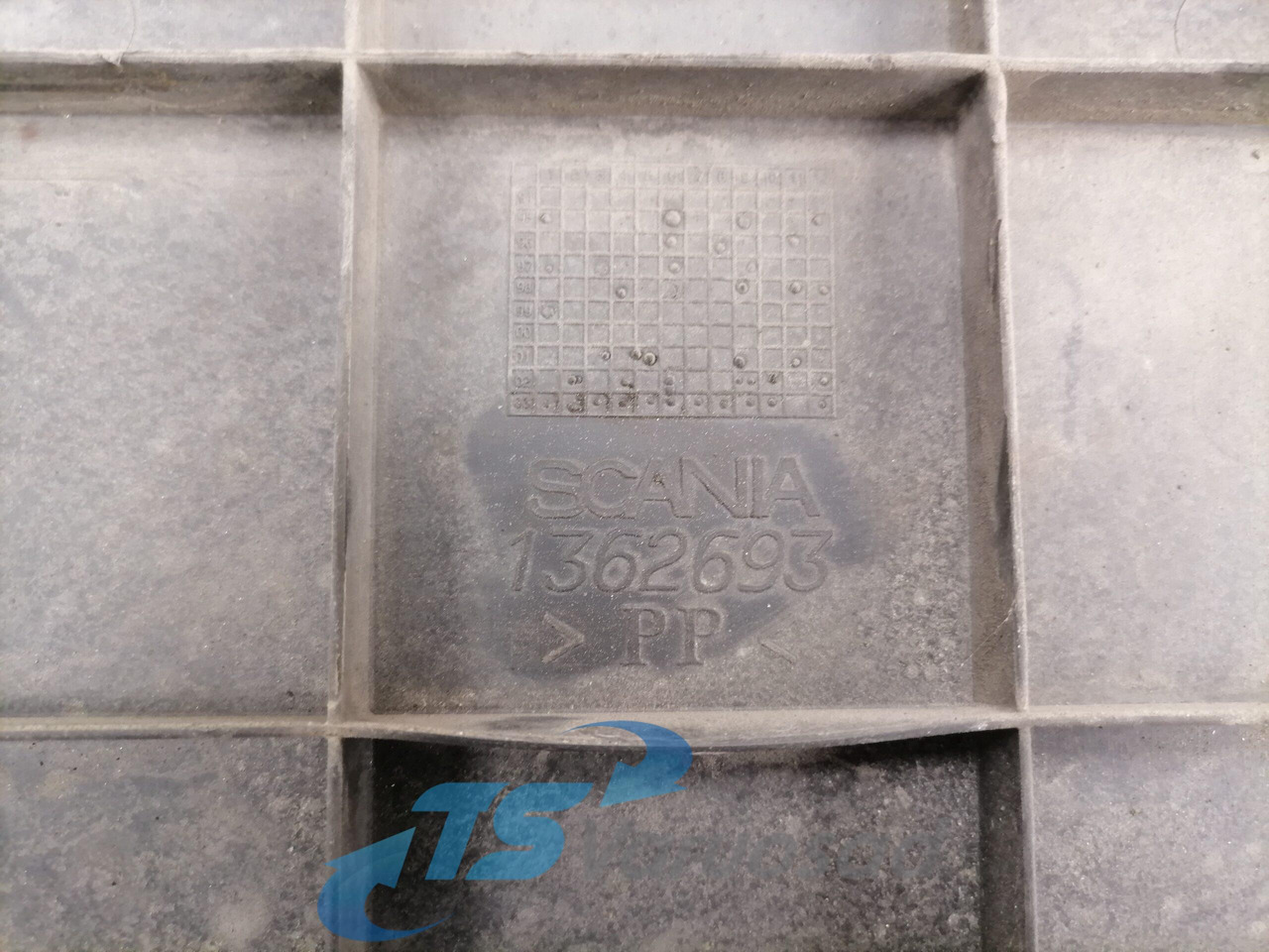 Scania Battery cover 1362693 - Akumulator za Kamion: slika Scania Battery cover 1362693 - Akumulator za Kamion Scania Battery cover 1362693 - Akumulator za Kamion: slika Scania Battery cover 1362693 - Akumulator za Kamion