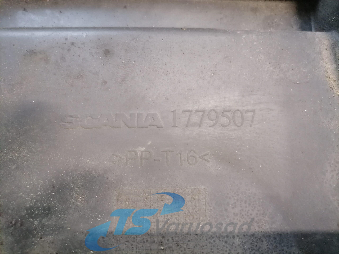 Scania Battery cover 1779507 - Akumulator za Kamion: slika Scania Battery cover 1779507 - Akumulator za Kamion Scania Battery cover 1779507 - Akumulator za Kamion: slika Scania Battery cover 1779507 - Akumulator za Kamion