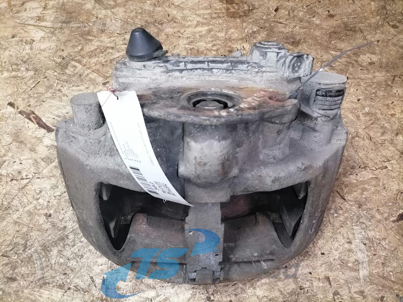 Scania Brake caliper 1946326 - Dijelovi kočnica za Kamion: slika Scania Brake caliper 1946326 - Dijelovi kočnica za Kamion Scania Brake caliper 1946326 - Dijelovi kočnica za Kamion: slika Scania Brake caliper 1946326 - Dijelovi kočnica za Kamion
