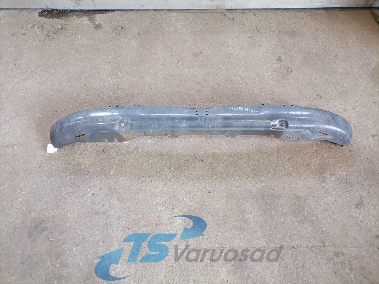 Scania Bumper 1787347 - Branik za Kamion: slika Scania Bumper 1787347 - Branik za Kamion Scania Bumper 1787347 - Branik za Kamion: slika Scania Bumper 1787347 - Branik za Kamion