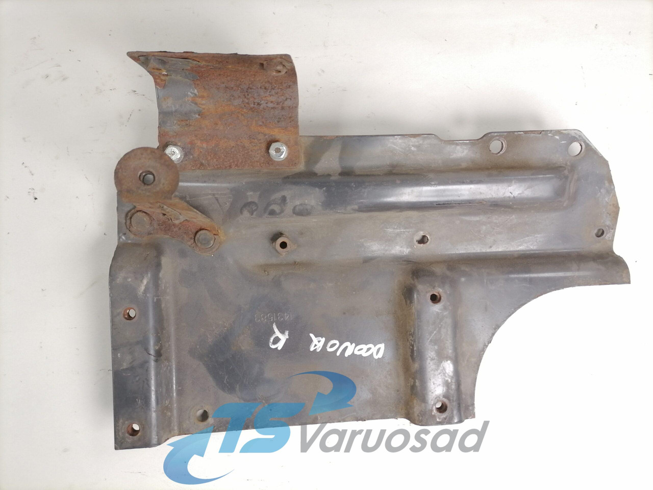 Scania Bumper bracket 1431583 - Branik za Kamion: slika Scania Bumper bracket 1431583 - Branik za Kamion Scania Bumper bracket 1431583 - Branik za Kamion: slika Scania Bumper bracket 1431583 - Branik za Kamion