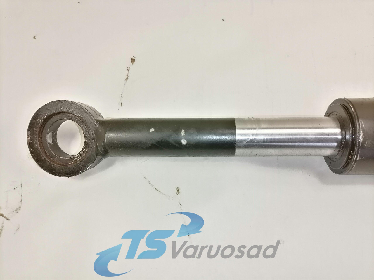Scania Cab tilting cylinder 1790111 - Ovjes kabine za Kamion: slika Scania Cab tilting cylinder 1790111 - Ovjes kabine za Kamion Scania Cab tilting cylinder 1790111 - Ovjes kabine za Kamion: slika Scania Cab tilting cylinder 1790111 - Ovjes kabine za Kamion