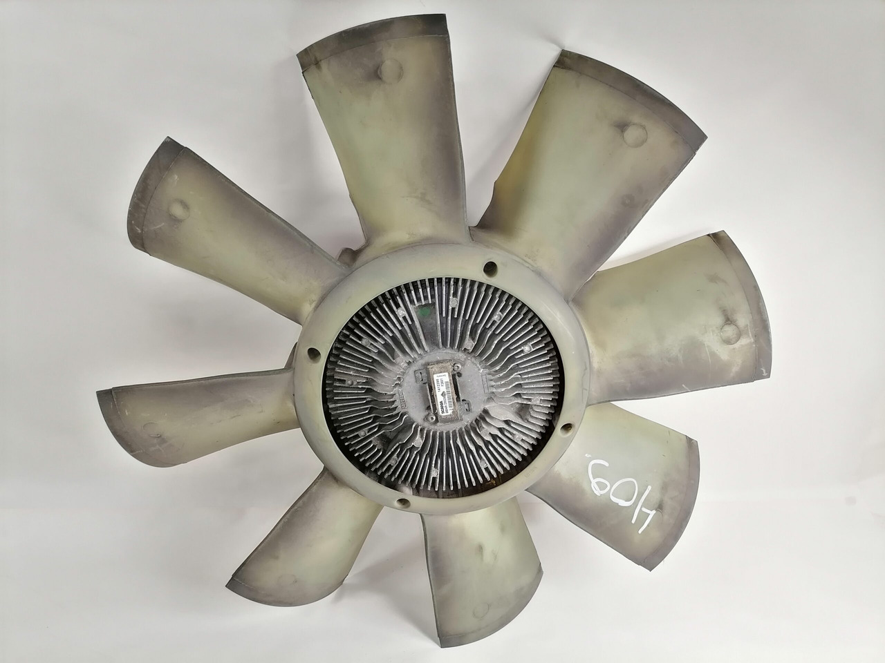Scania Cooling fan 1412398 - Ventilator za Kamion: slika Scania Cooling fan 1412398 - Ventilator za Kamion Scania Cooling fan 1412398 - Ventilator za Kamion: slika Scania Cooling fan 1412398 - Ventilator za Kamion