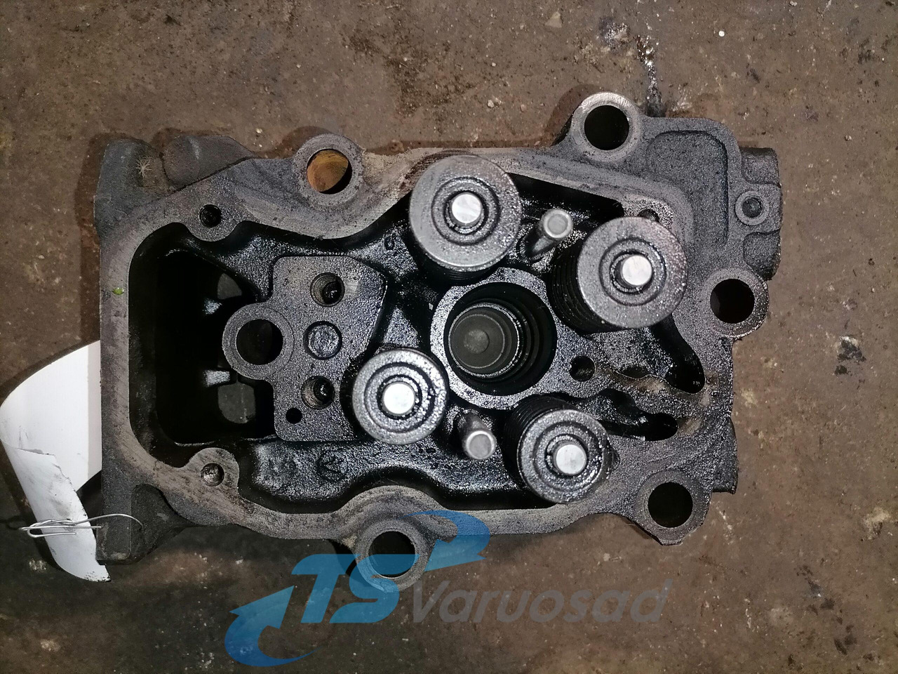 Scania Cylinder head, HPI 1522361 - Glava cilindra za Kamion: slika Scania Cylinder head, HPI 1522361 - Glava cilindra za Kamion Scania Cylinder head, HPI 1522361 - Glava cilindra za Kamion: slika Scania Cylinder head, HPI 1522361 - Glava cilindra za Kamion