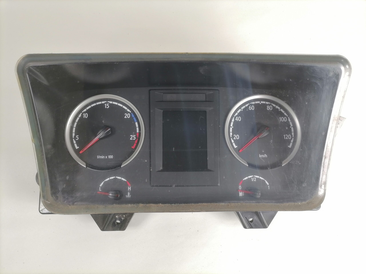 Scania Dashboard 2020196 - Ploča s instrumentima za Kamion: slika Scania Dashboard 2020196 - Ploča s instrumentima za Kamion Scania Dashboard 2020196 - Ploča s instrumentima za Kamion: slika Scania Dashboard 2020196 - Ploča s instrumentima za Kamion