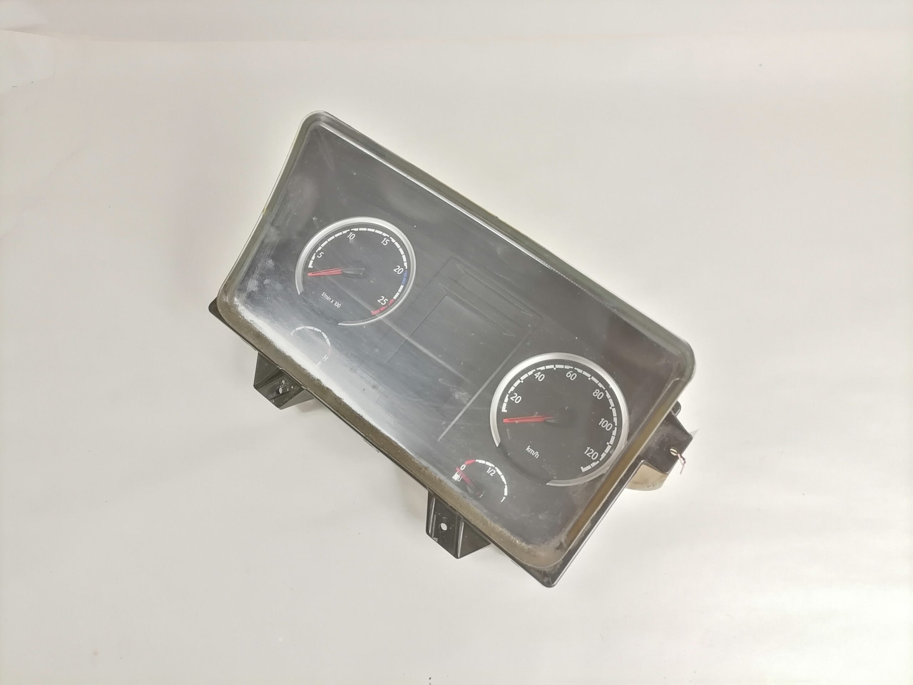 Scania Dashboard 2020196 - Ploča s instrumentima za Kamion: slika Scania Dashboard 2020196 - Ploča s instrumentima za Kamion Scania Dashboard 2020196 - Ploča s instrumentima za Kamion: slika Scania Dashboard 2020196 - Ploča s instrumentima za Kamion