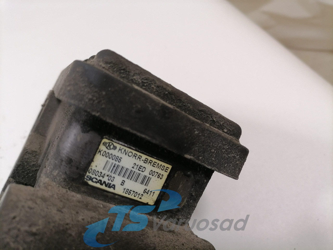 Scania EBS brake valve 1857012 - Kočioni ventil za Kamion: slika Scania EBS brake valve 1857012 - Kočioni ventil za Kamion Scania EBS brake valve 1857012 - Kočioni ventil za Kamion: slika Scania EBS brake valve 1857012 - Kočioni ventil za Kamion