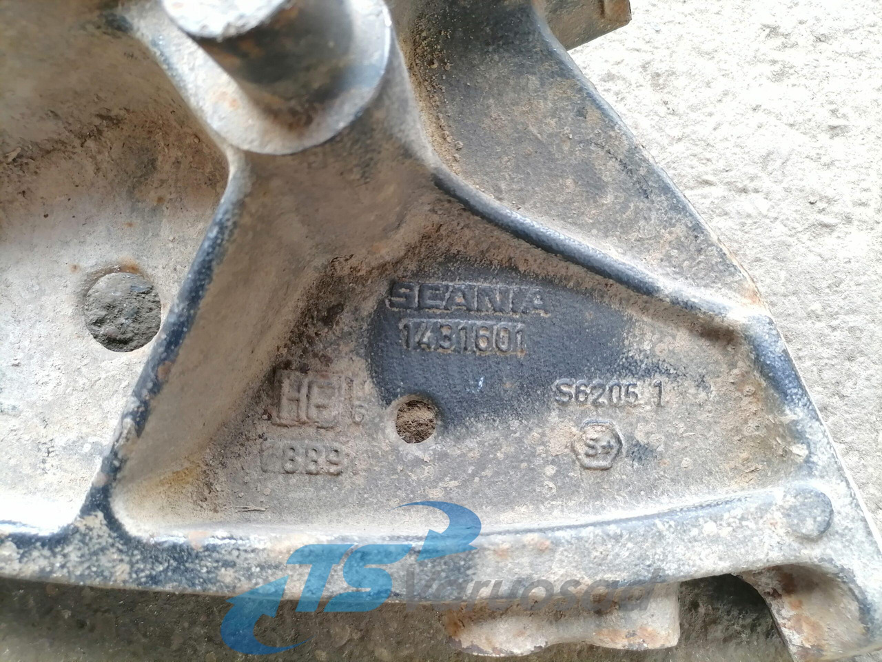 Scania Front bumper carrier 1431601 - Branik za Kamion: slika Scania Front bumper carrier 1431601 - Branik za Kamion Scania Front bumper carrier 1431601 - Branik za Kamion: slika Scania Front bumper carrier 1431601 - Branik za Kamion