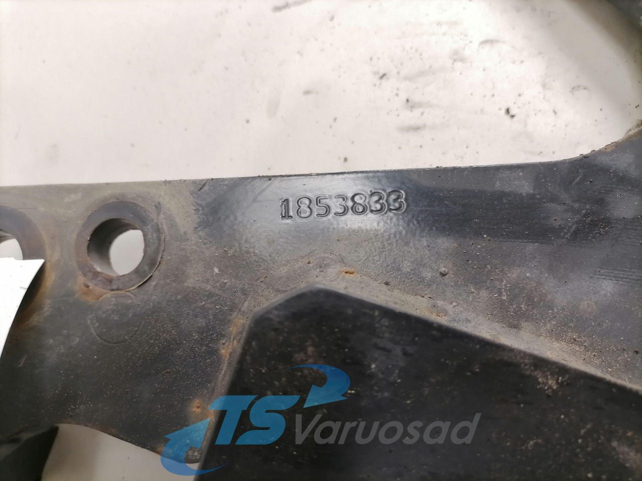 Scania Front bumper carrier 1853833 - Branik za Kamion: slika Scania Front bumper carrier 1853833 - Branik za Kamion Scania Front bumper carrier 1853833 - Branik za Kamion: slika Scania Front bumper carrier 1853833 - Branik za Kamion