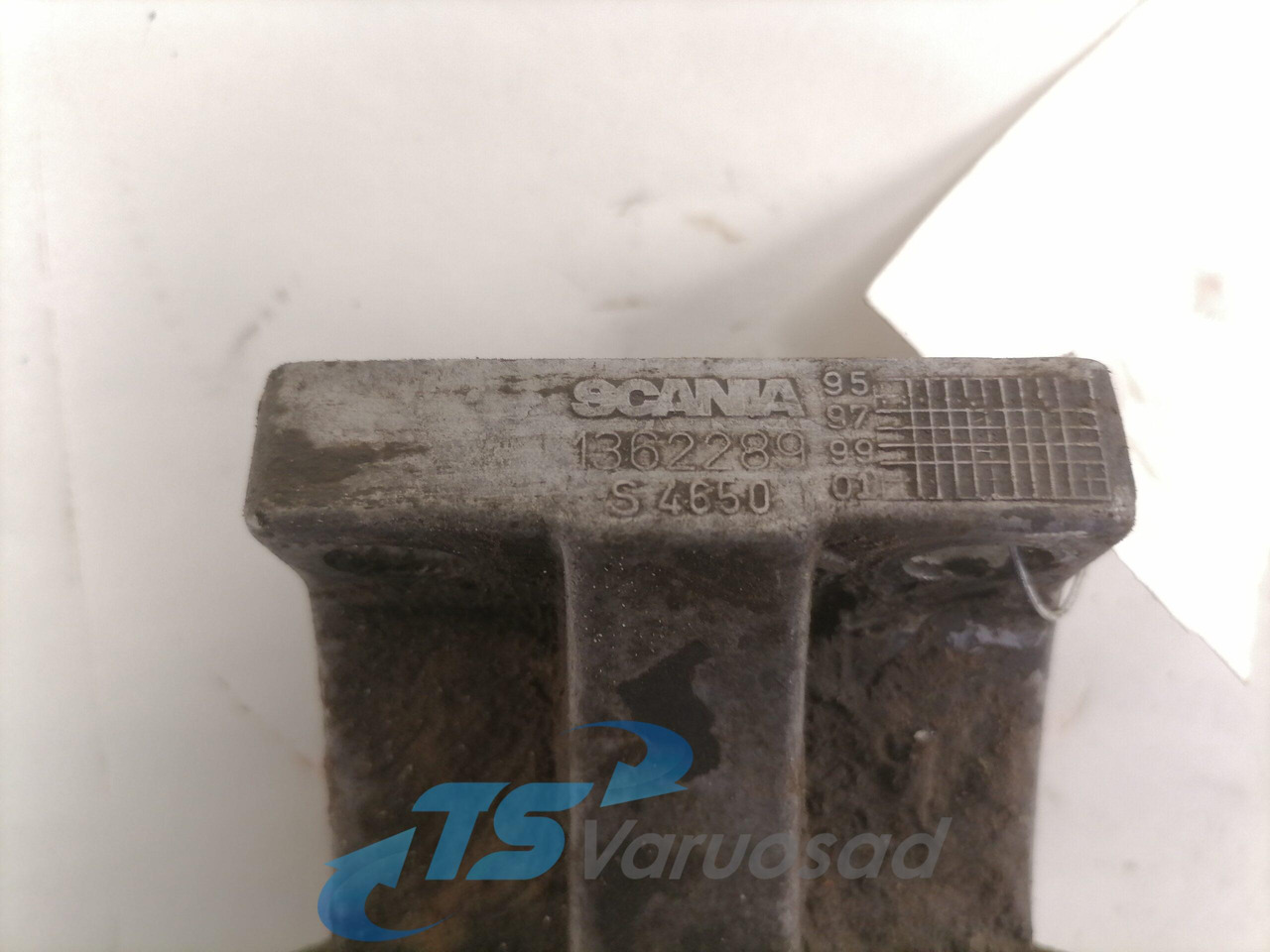 Scania Fuel filter unit 1362289 - Filter goriva za Kamion: slika Scania Fuel filter unit 1362289 - Filter goriva za Kamion Scania Fuel filter unit 1362289 - Filter goriva za Kamion: slika Scania Fuel filter unit 1362289 - Filter goriva za Kamion