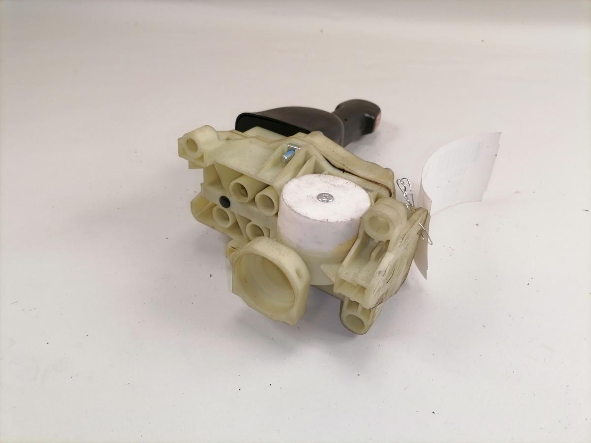 Scania Handbrake control lever 1882115 - Univerzalni dio za Kamion: slika Scania Handbrake control lever 1882115 - Univerzalni dio za Kamion Scania Handbrake control lever 1882115 - Univerzalni dio za Kamion: slika Scania Handbrake control lever 1882115 - Univerzalni dio za Kamion