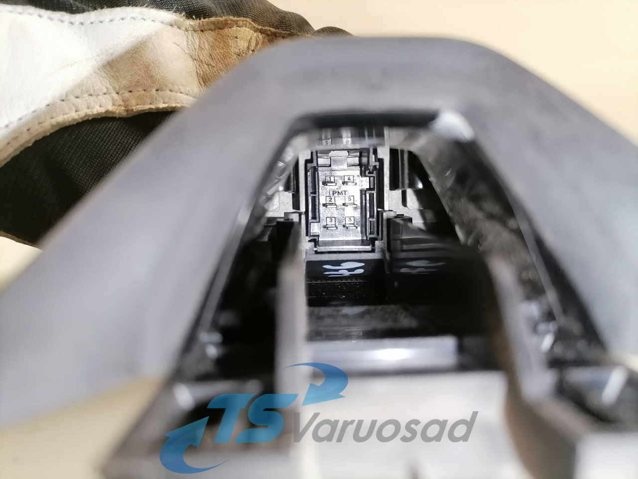 Scania Juhtplokk, FLC 1949369 - Upravljačka jedinica (ECU) za Kamion: slika Scania Juhtplokk, FLC 1949369 - Upravljačka jedinica (ECU) za Kamion Scania Juhtplokk, FLC 1949369 - Upravljačka jedinica (ECU) za Kamion: slika Scania Juhtplokk, FLC 1949369 - Upravljačka jedinica (ECU) za Kamion